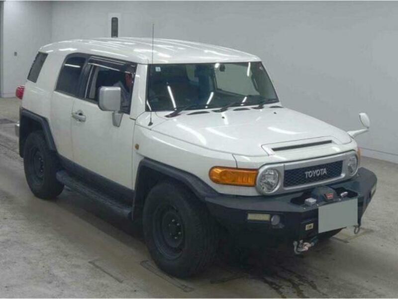 TOYOTA FJ CRUISER