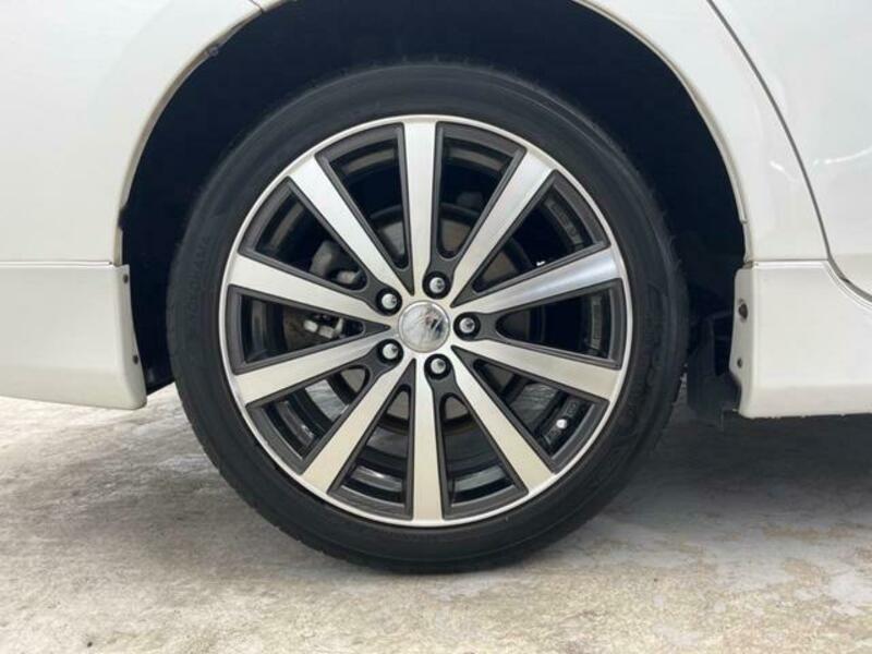PRIUS-11