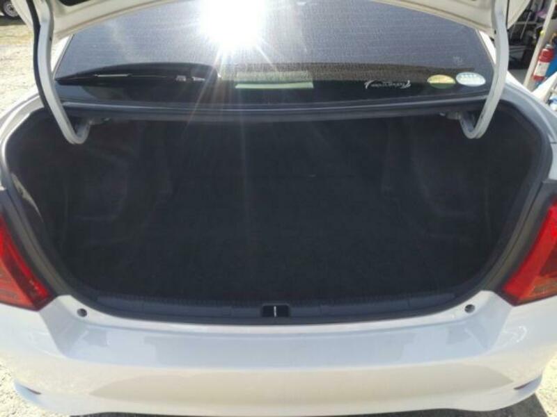 COROLLA AXIO