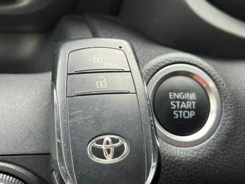 YARIS CROSS