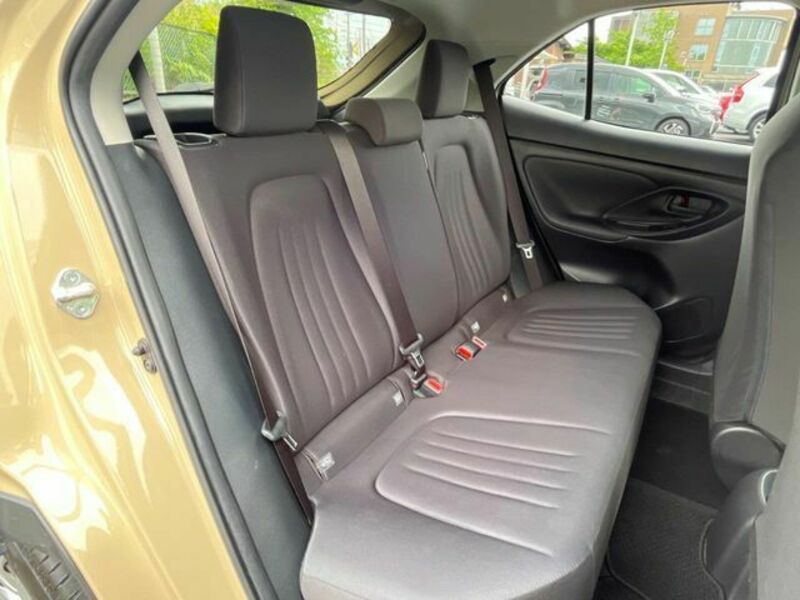 YARIS CROSS