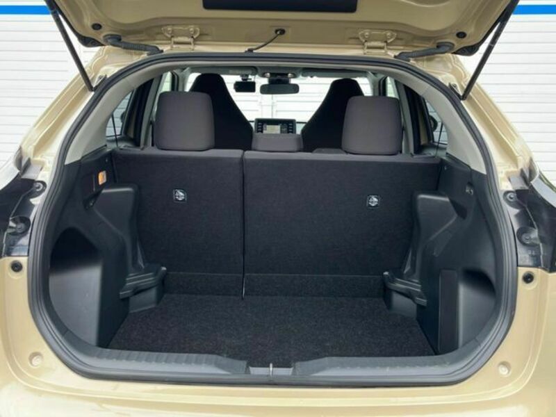 YARIS CROSS