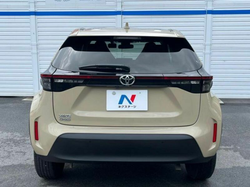 YARIS CROSS