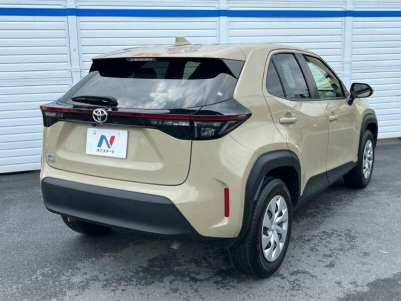YARIS CROSS