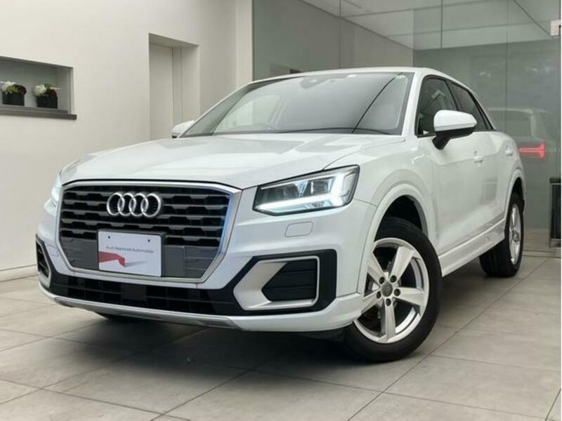 AUDI　Q2