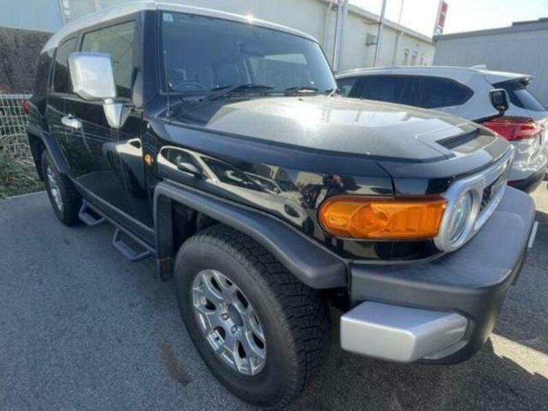 TOYOTA FJ CRUISER