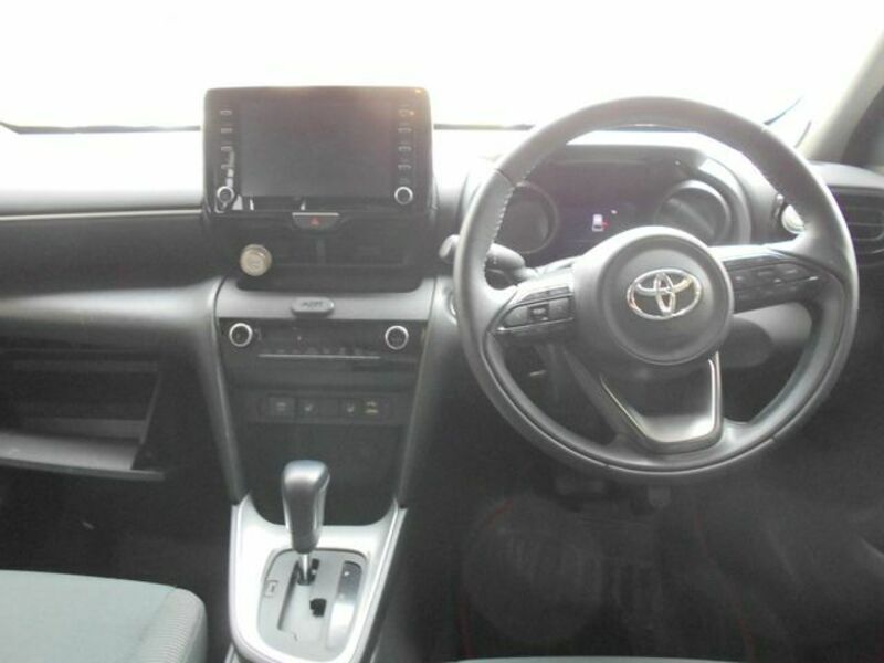YARIS CROSS