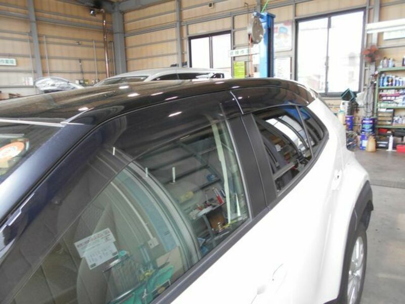 YARIS CROSS