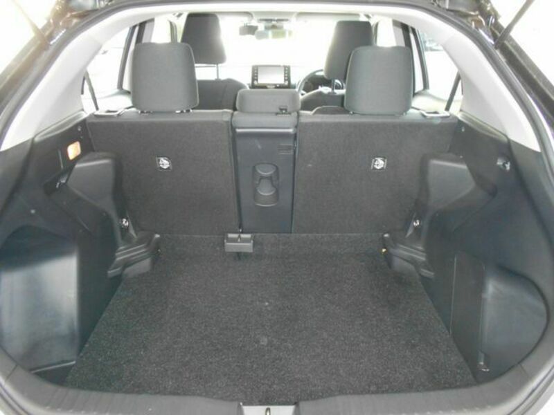 YARIS CROSS
