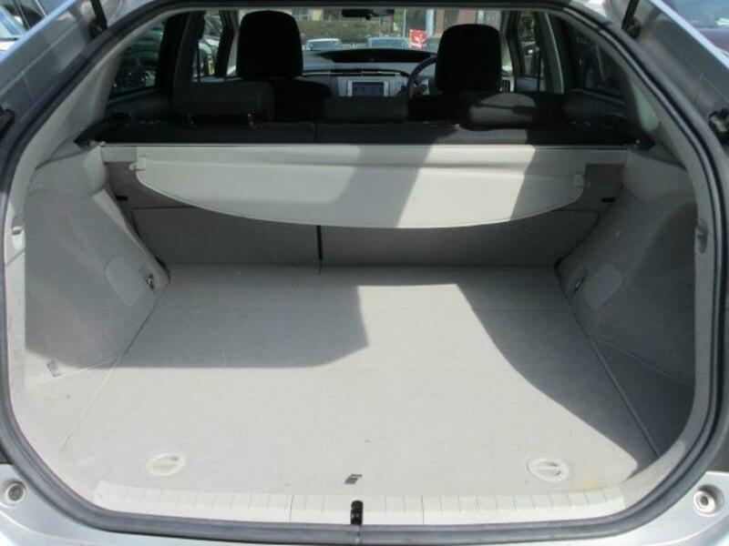 PRIUS-6