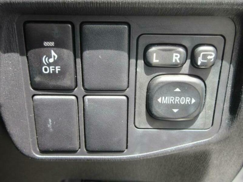 PRIUS-11