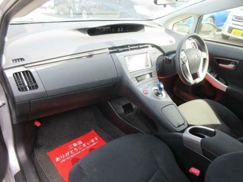 PRIUS-12