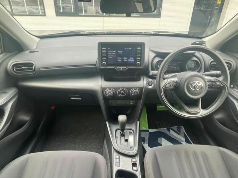 YARIS CROSS