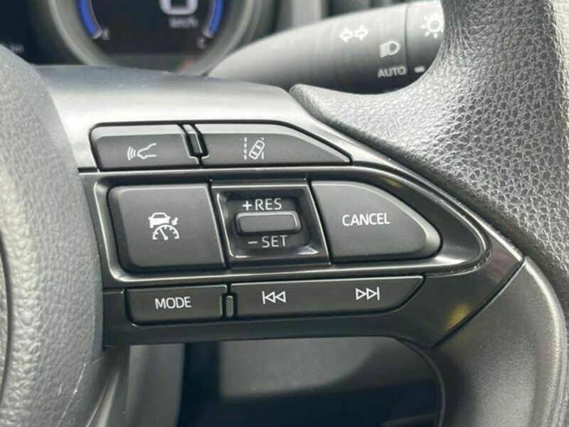 YARIS CROSS