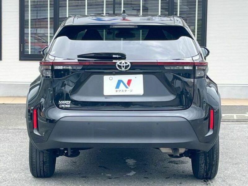 YARIS CROSS