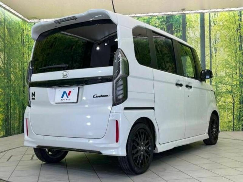 N BOX CUSTOM