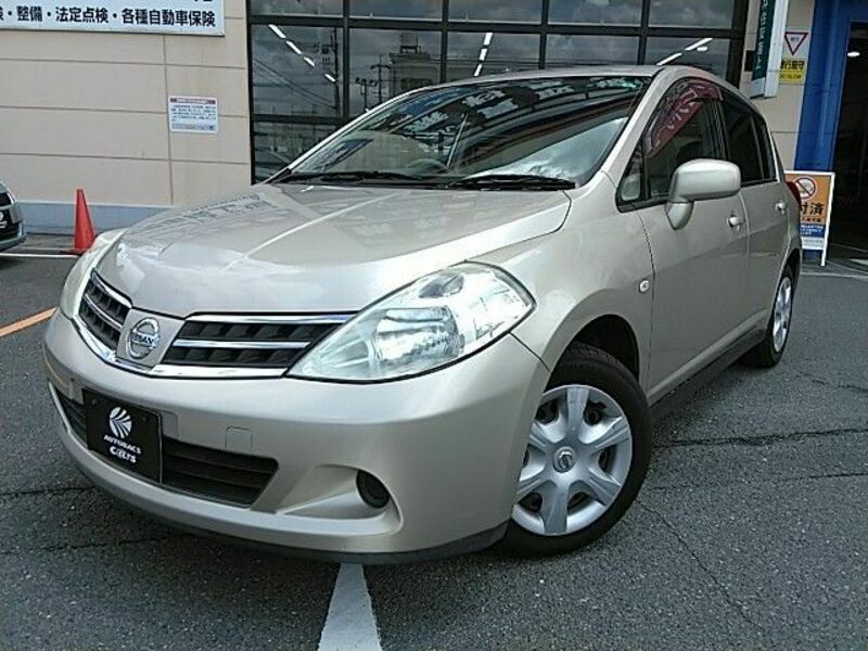 NISSAN TIIDA