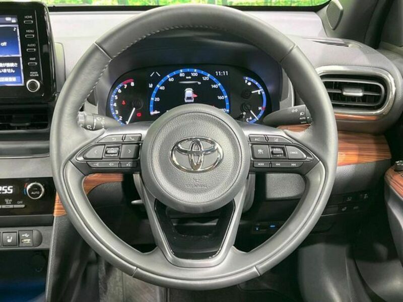 YARIS CROSS