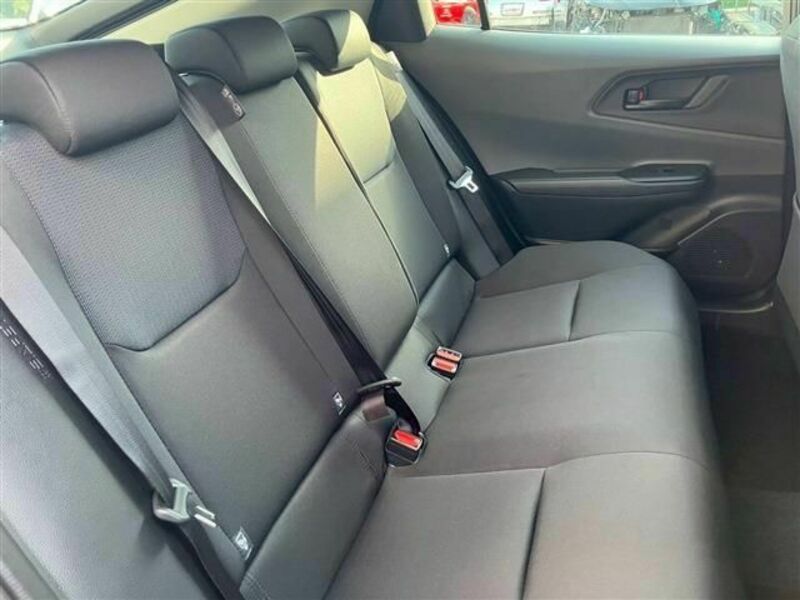 PRIUS-13