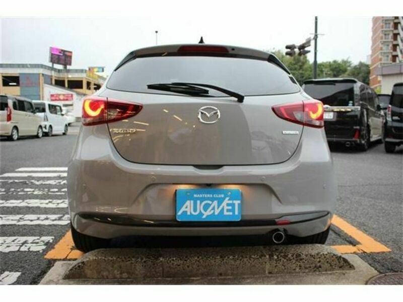 MAZDA2