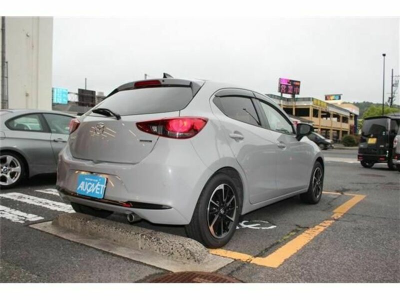 MAZDA2