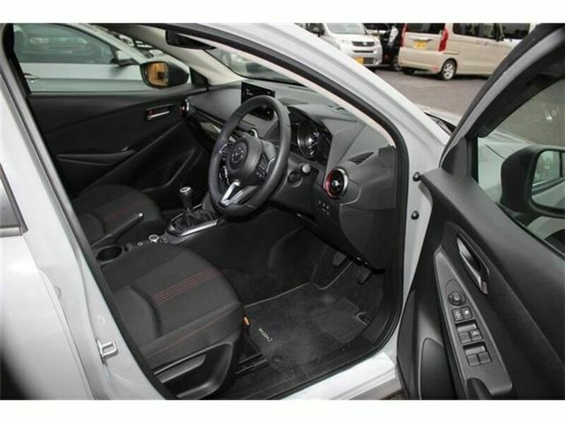 MAZDA2
