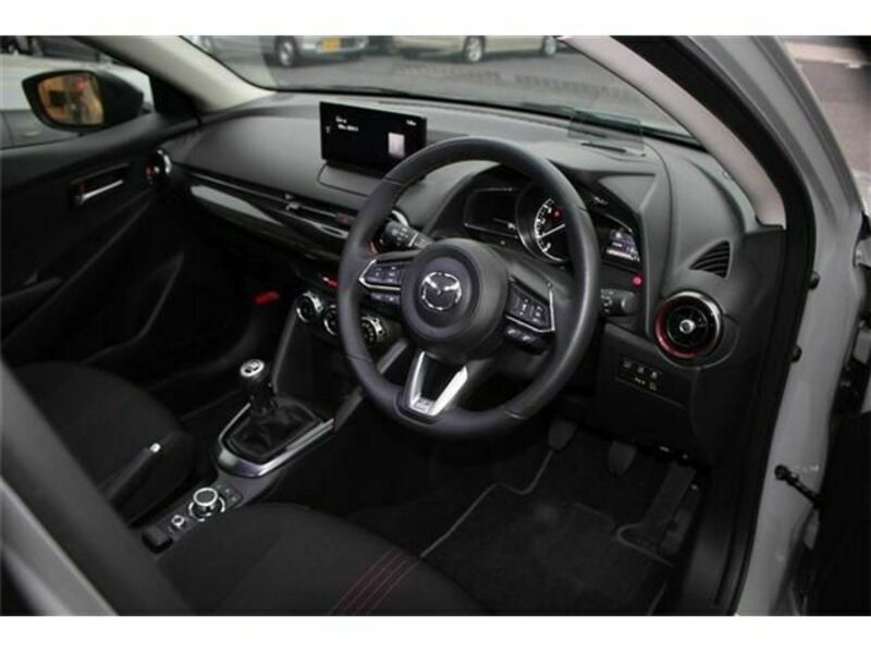 MAZDA2