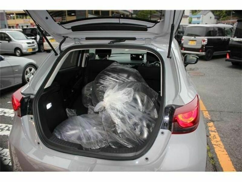 MAZDA2