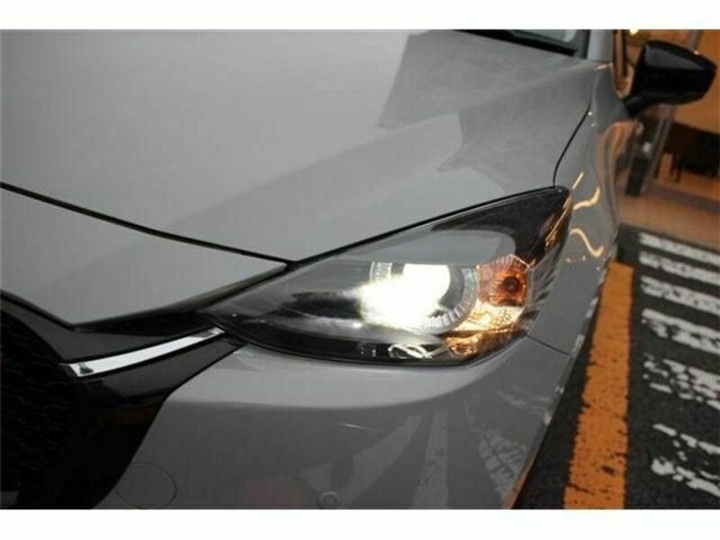 MAZDA2