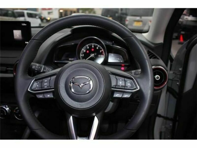 MAZDA2