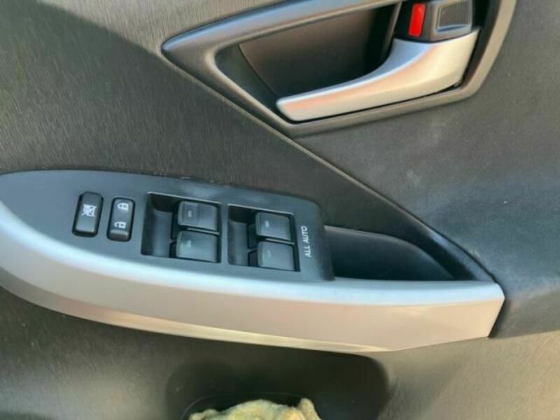 PRIUS-10