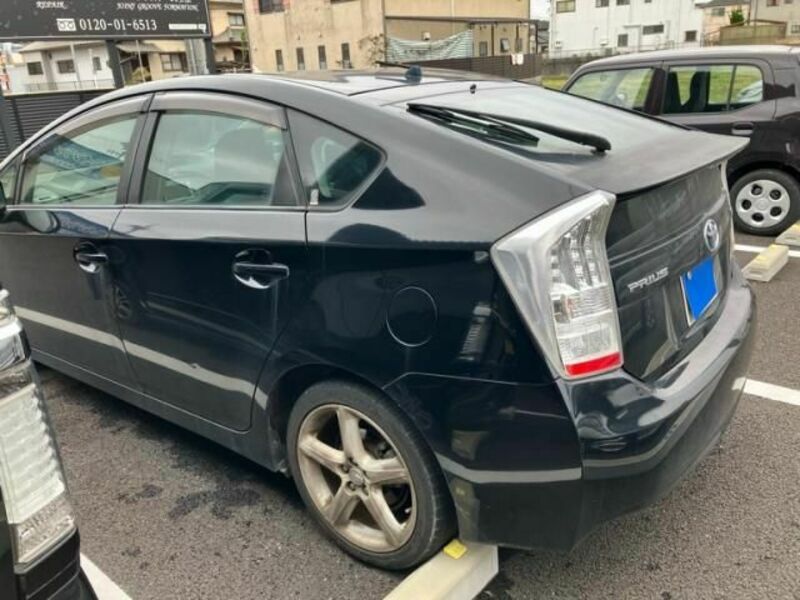 PRIUS-4