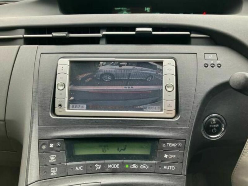 PRIUS-11