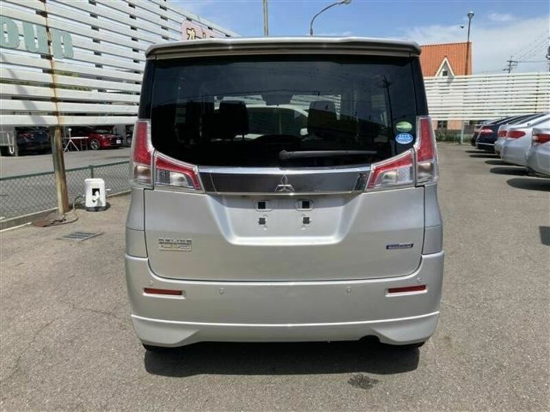 DELICA D2