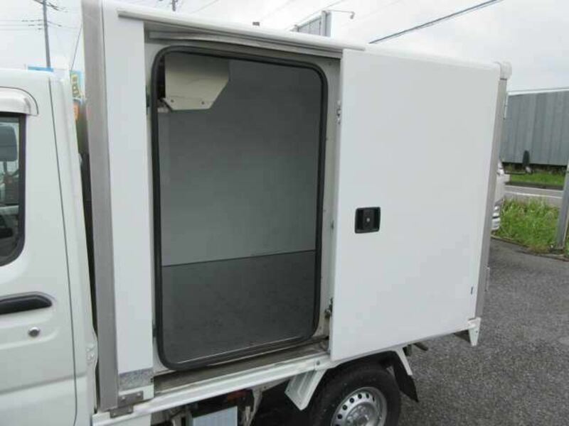 MINICAB TRUCK