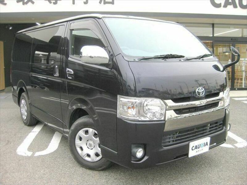 TOYOTA HIACE