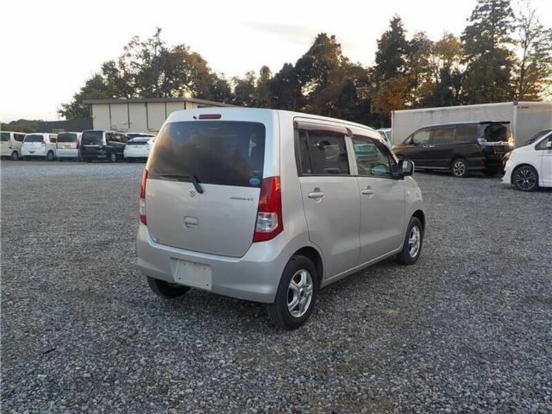 WAGON R-8