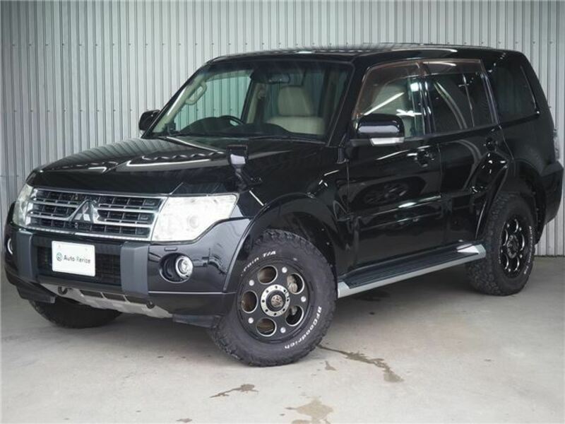 MITSUBISHI PAJERO