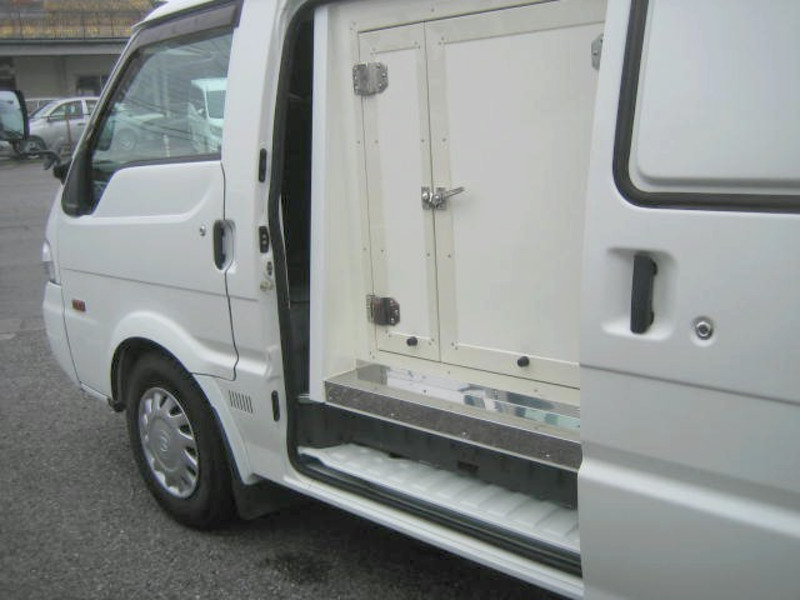 BONGO VAN
