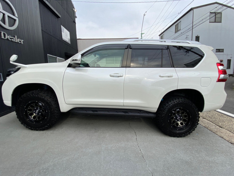 LAND CRUISER PRADO-5