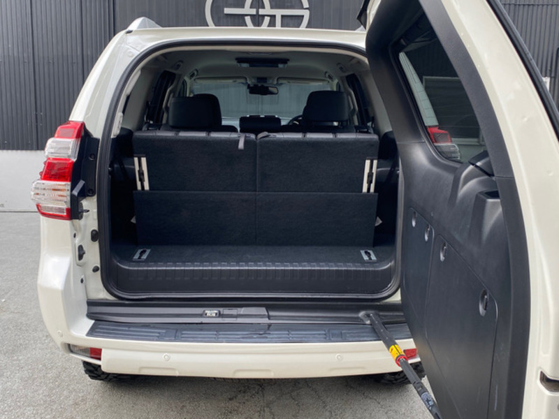LAND CRUISER PRADO-9