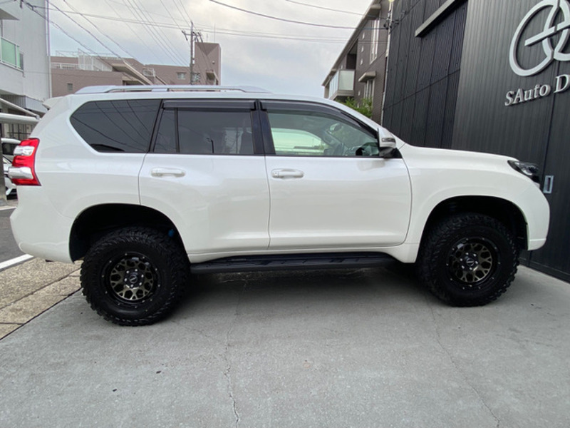 LAND CRUISER PRADO-4