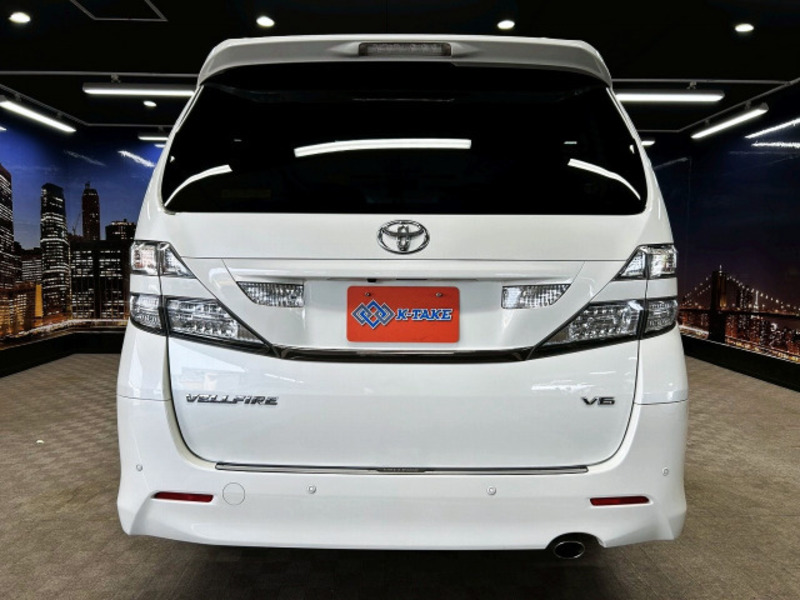 VELLFIRE-12