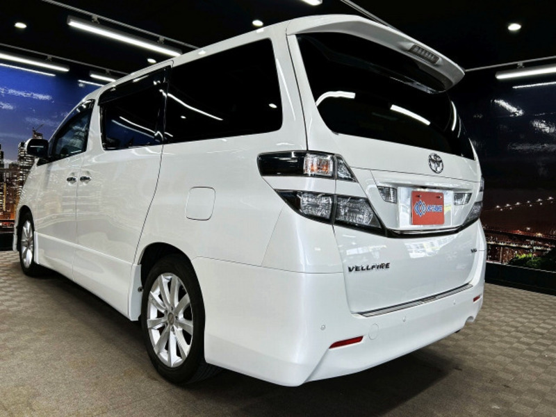 VELLFIRE-11