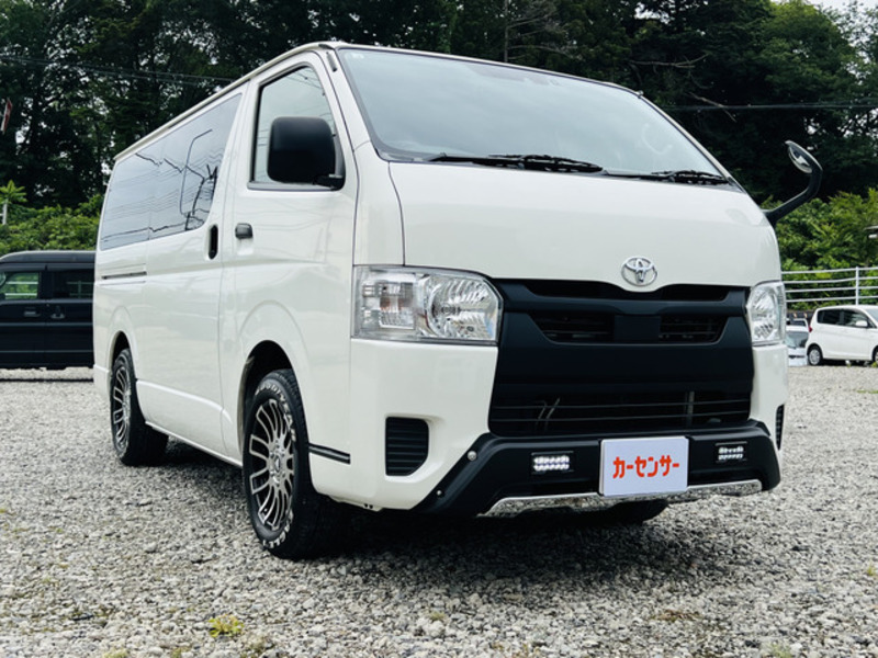 TOYOTA　HIACE VAN