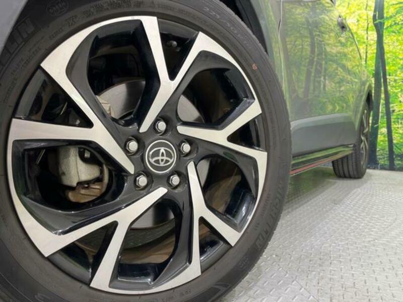 C-HR-12