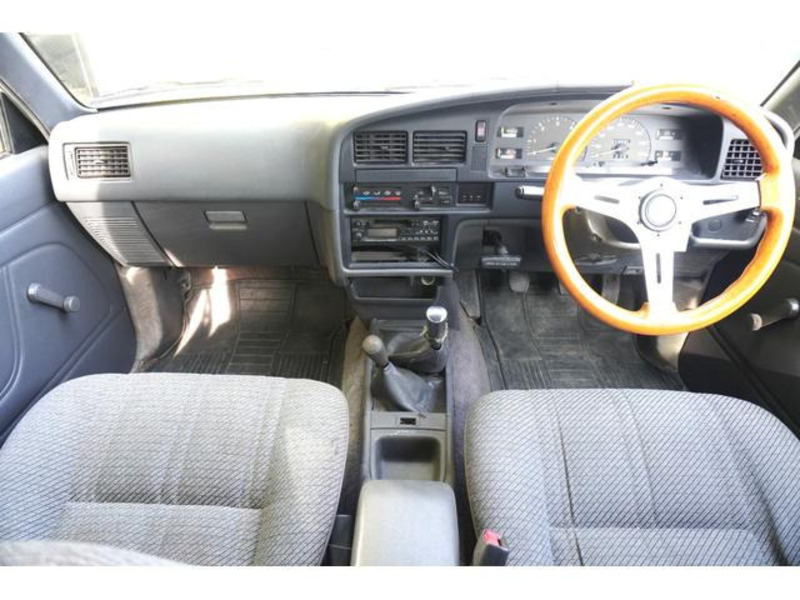 HILUX-6
