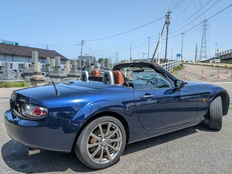 ROADSTER