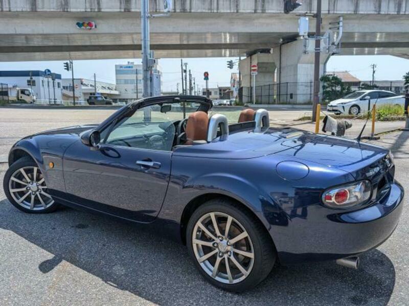 ROADSTER