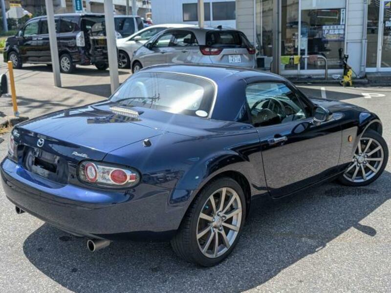 ROADSTER